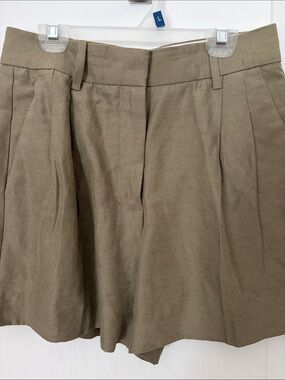 Aritzia Khaki Linen Effortless Short